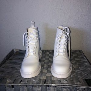 Dr Martens White 1640